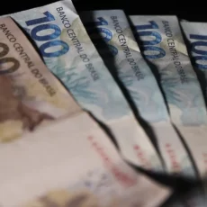 Receita trabalha com forte redução na distribuição de resultados por conta do imposto mínimo