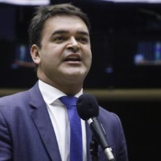 Ordem é preservar tributação do topo da pirâmide, diz presidente da comissão do IR