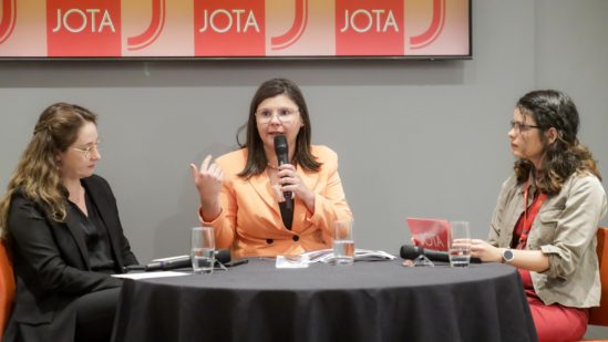 Falhas em políticas públicas estimulam judicialização na saúde, diz conselheira do CNJ