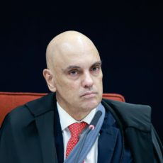 Moraes ameaça Aldo Rebelo de prisão por desacato em depoimento sobre tentativa de golpe