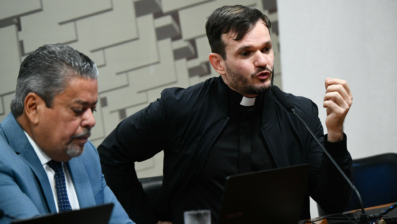 CPI das bets: padre Patrick diz que vício em bets é 'caso de saúde pública'