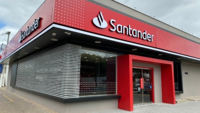 Santander é condenado por danos morais à terceirizada vítima de homofobia