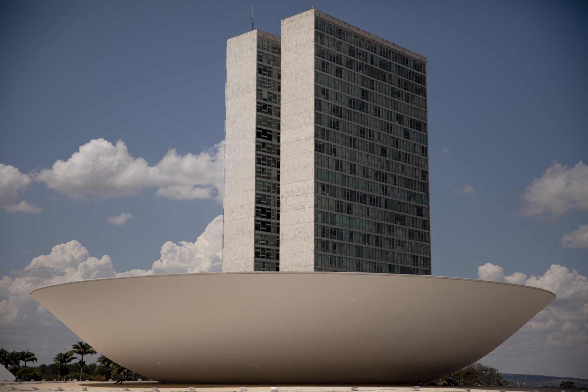 Câmara reajusta auxílio-alimentação e se equipara ao Senado