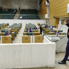 Guto Zacarias coleta assinaturas para abrir CPI na Alesp sobre fraudes no INSS