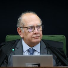 STF revê decisões anteriores, mantém vínculo de emprego, mas suspende processo