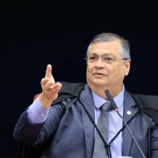 Dino manda fazer pente-fino em emendas a novas ONGs com suspeitas de fraudes