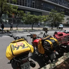 Juiz derruba proibição ao transporte por motocicletas via apps em São Paulo