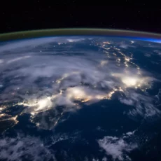 Com mercado em expansão, Anatel avança em normas para satélites de baixa órbita