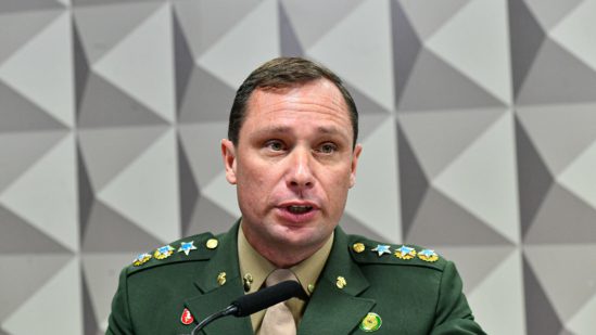 Cerco da PF a Mauro Cid prejudica ele mesmo e interfere pouco no futuro de Bolsonaro