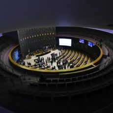 Em derrota para o governo, Congresso derruba 12 vetos de Lula
