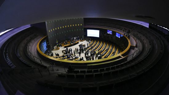 Em derrota para o governo, Congresso derruba 12 vetos de Lula