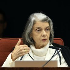Cármen Lúcia pede vista e suspende julgamento da Revisão da Vida Toda no STF