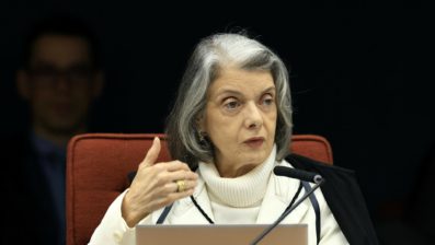 Cármen Lúcia pede vista e suspende julgamento da Revisão da Vida Toda no STF