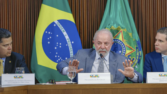 Após humilhação no Congresso, governo mira 2026 e acirra 'ricos contra pobres'