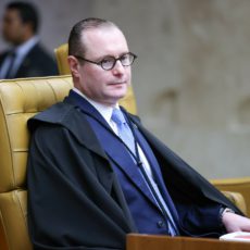 Zanin nega prosseguimento à ação do PL que pedia para Bolsonaro ser julgado em plenário