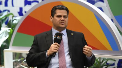 Alcolumbre defende votar em plenário aumento de cadeiras de deputados até 30/6