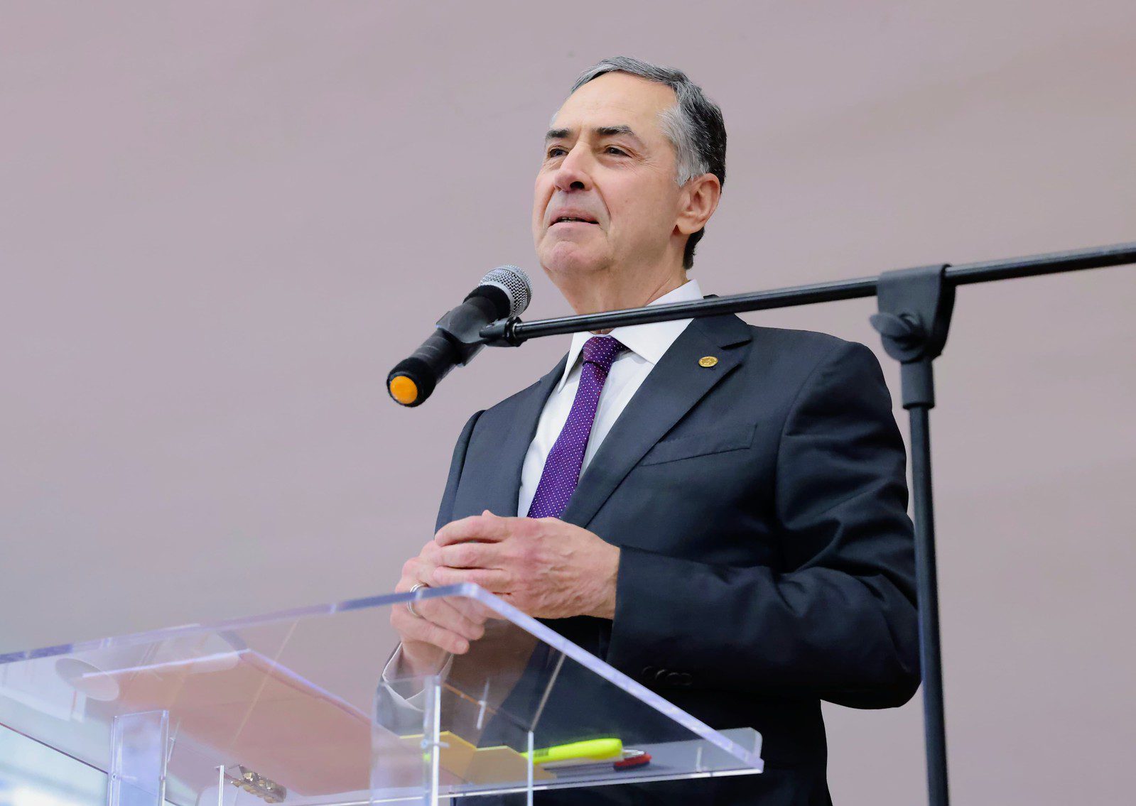 Barroso nega influência de lobbies empresariais, mas sua agenda mostra o contrário