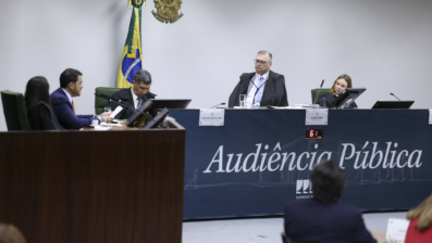 Em audiência sobre emendas, governo Lula adota tom conciliador em defesa da impositividade