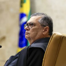 Dino pede explicações sobre ‘emendas paralelas’ e ‘novo orçamento secreto na Saúde’