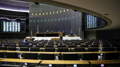 Câmara aprova aumento de cadeiras de deputados de 513 para 531