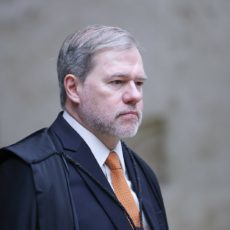 Dias Toffoli rejeita embargos da União sobre industrialização por encomenda
