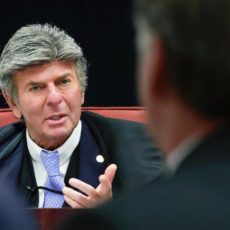 Entenda por que Bolsonaro acena a Fux em busca de voto divergente