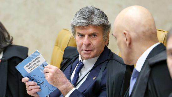 Luiz Fux suspende julgamento bilionário sobre lucros de controladas no exterior