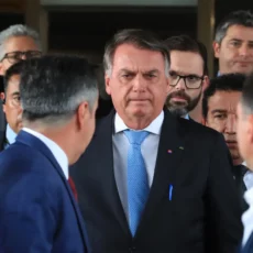 Julgamento do ex-presidente Bolsonaro deve ocorrer entre agosto e setembro