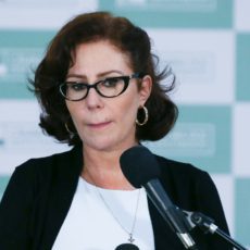 PGR pede prisão preventiva de Carla Zambelli após fuga do país