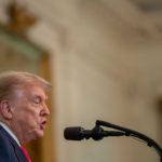 Trump contém discurso após 1º turno, mas interferência segue no radar