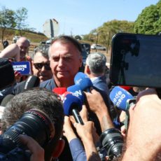 ‘Suprema humilhação’, diz Bolsonaro após determinação do uso de tornozeleira