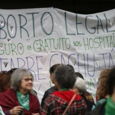 Lei do RJ que prevê cartazes antiaborto em hospitais é contestada no STF pelo PSol