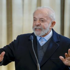 Lula entra com ação no Supremo para manter decretos do IOF