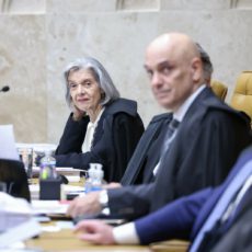 Postagens justificam medidas cautelares contra Bolsonaro, diz Cármen Lúcia ao votar