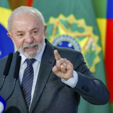 Lula veta aumento de número de deputados federais