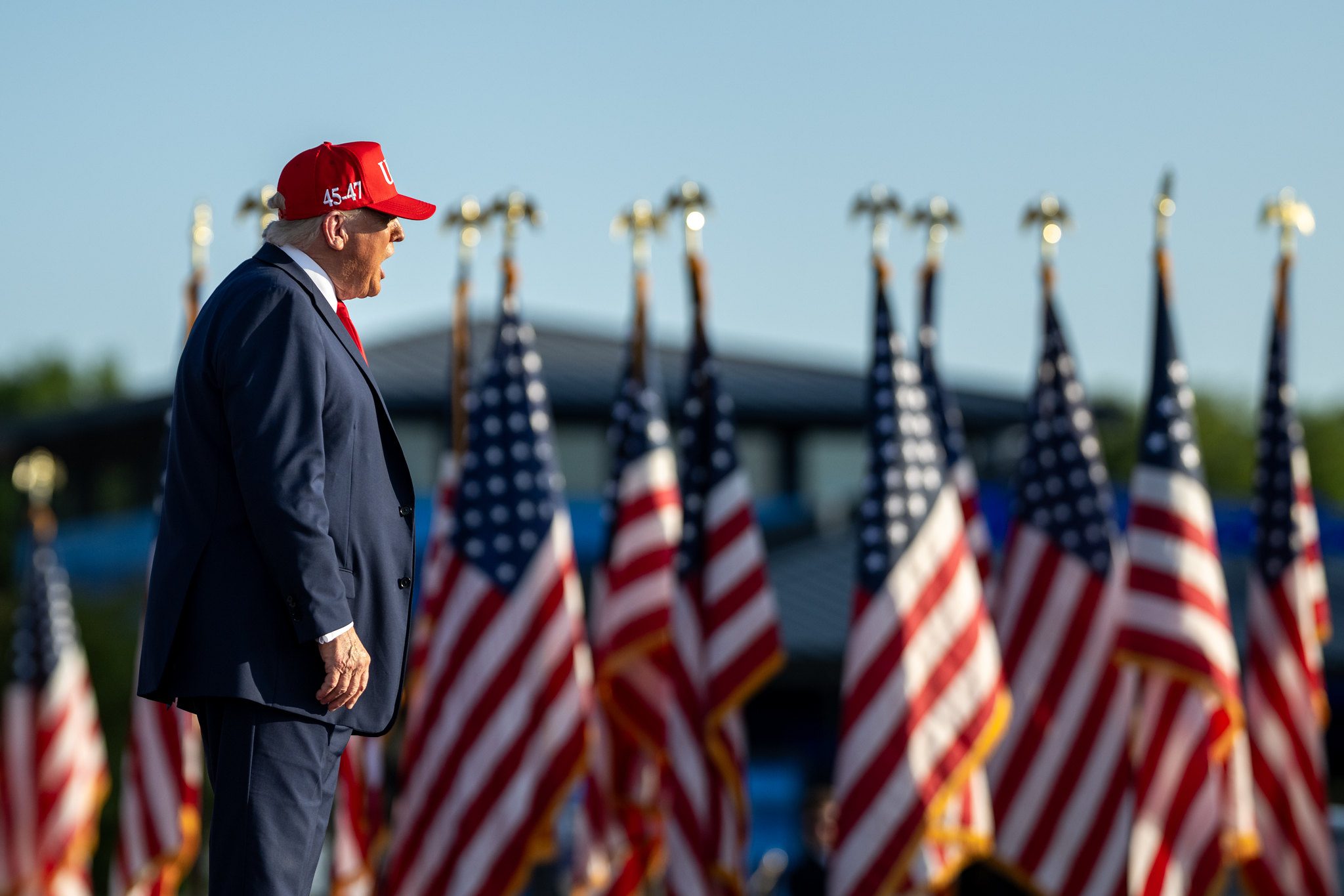 Sanções de Trump apontam para instalação de governo fantoche no Brasil