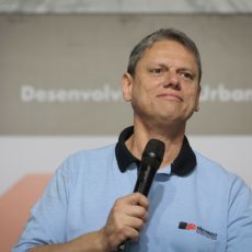 Uma escolha muito difícil para Tarcísio de Freitas nas eleições de 2026