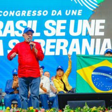 Tarifaço: Lula diz que Trump faz ‘chantagem inaceitável’ e ‘ameaça às instituições brasileiras’