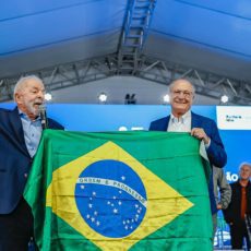 Governo dá como certo tarifaço de 50% e 'longo período que vai até a eleição'