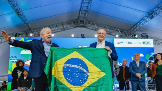 Governo dá como certo tarifaço de 50% e 'longo período que vai até a eleição'