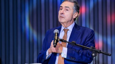 Barroso defende papel do STF na regulação das plataformas e alfineta Trump