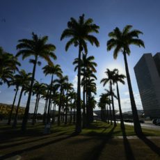 Revogação da ‘taxa das blusinhas’ dividiria a Câmara e encontraria resistência no Senado
