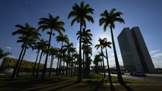 Revogação da ‘taxa das blusinhas’ dividiria a Câmara e encontraria resistência no Senado