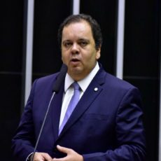 PF faz operação sobre desvio de emendas; alvos são pessoas próximas ao deputado Elmar