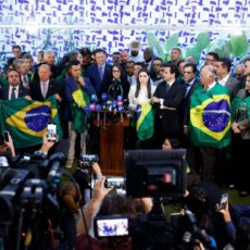 Oposição quer impeachment de Moraes como pauta prioritária no Senado