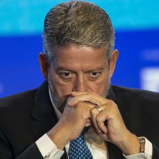 Especialistas veem avanços, mas apontam necessidade de ajustes no substitutivo do IR