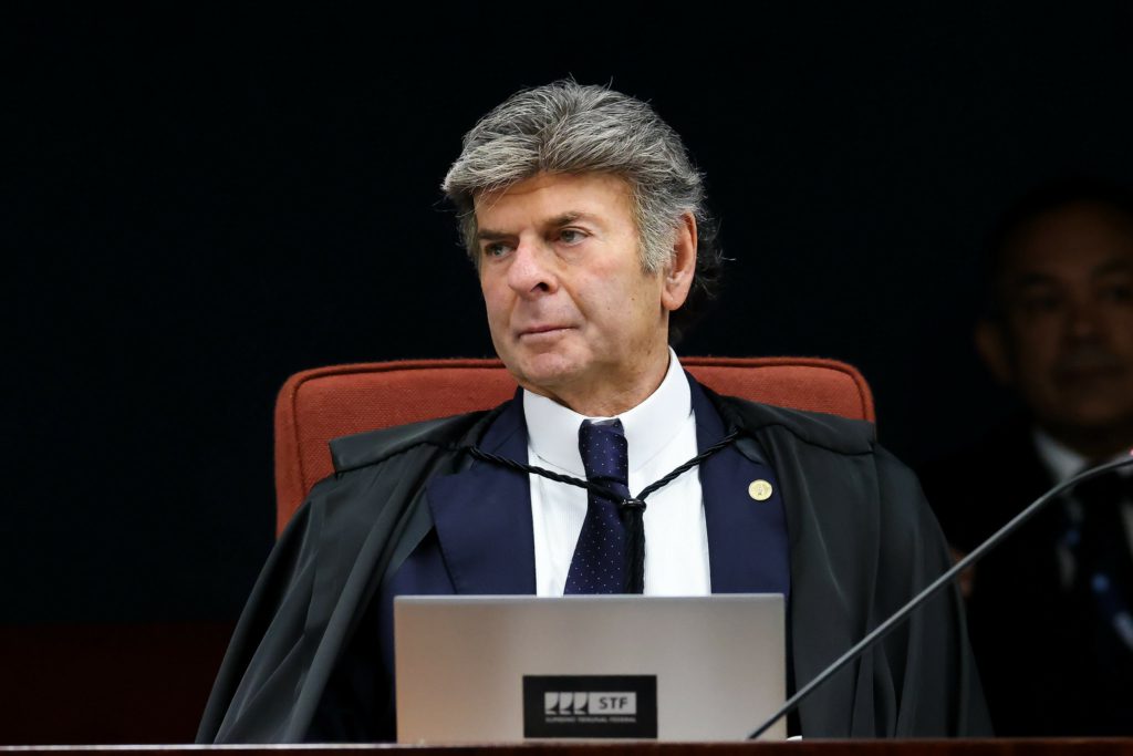 Fux vota contra tornozeleira eletrônica e outras restrições a Jair Bolsonaro