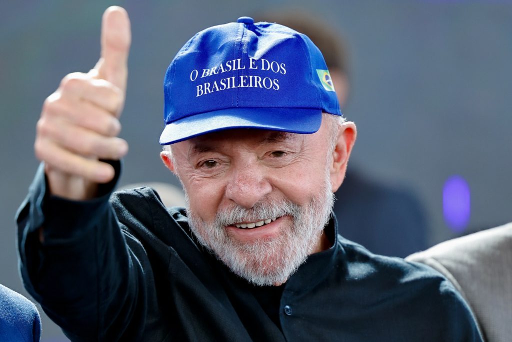 Aprovação de Lula sobe e rejeição recua após tarifaço de Trump, aponta Genial/Quaest
