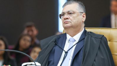 Dino se declara impedido para julgar ação contra lei do MA que ele sancionou