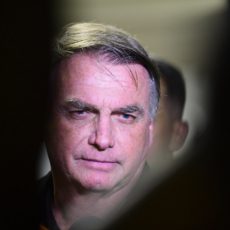 Bolsonaro e devedor contumaz: 7 textos de opinião para terminar a semana